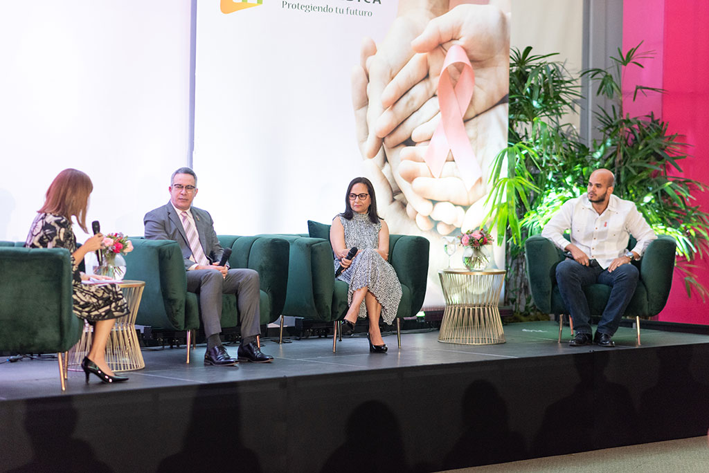 COOPMEDICA Y FUTUSOL realizan panel prevención de cáncer de Mama