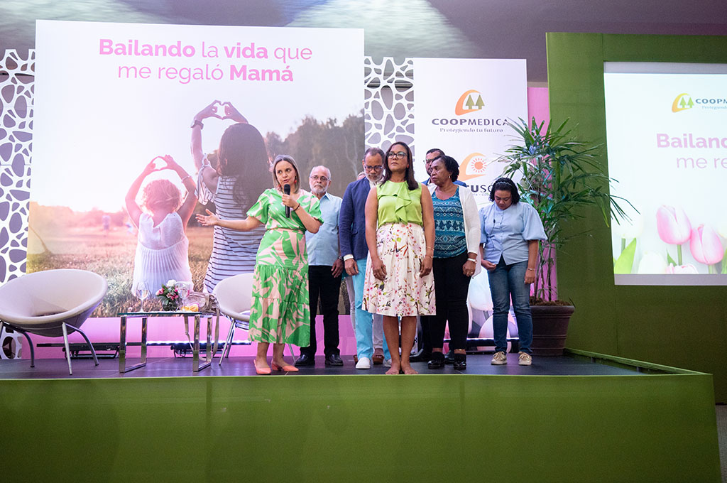 Conferencia "Bailando la Vida que me Regaló Mamá"