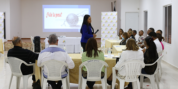 TALLER: MANEJO DE EMOCIONES, EN LA ASOCIACIÓN DE VISITADORES A MEDICOS (ASOVIMECI), IMPARTIDO POR: LIC. ILIANA SANTOS